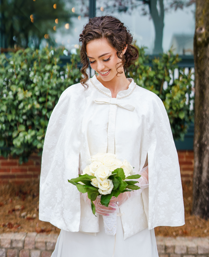 The Princess Anna Luxe Capelet With Removable Hood / XS-M