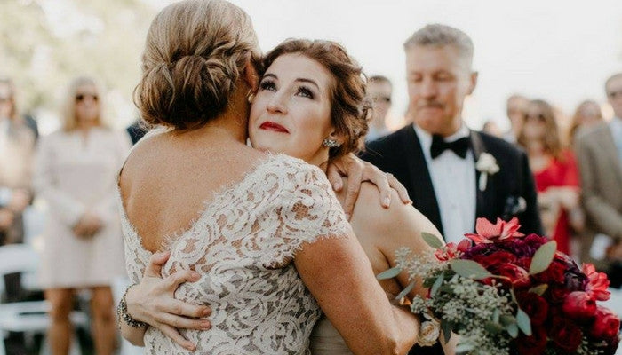 7 Ways to Include Mom's Wedding Dress on Your Big Day